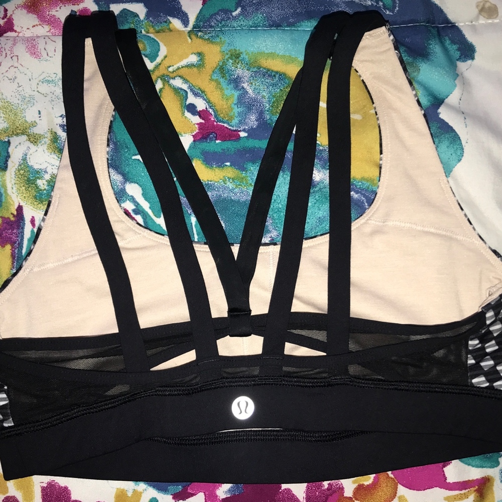 LULULEMON SPORTS BRA SIZE 6 EXCELLENT CONDITIONS